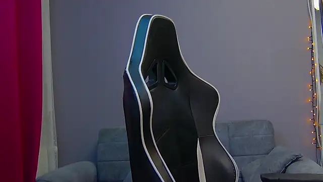 Eva Lovvia  online show from 02/24/25, 07:52