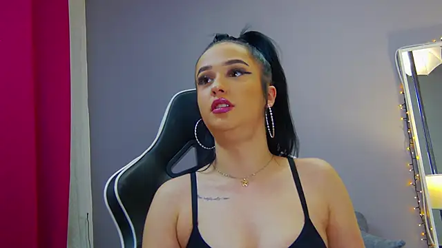 Eva Lovvia  online show from 02/20/25, 07:41