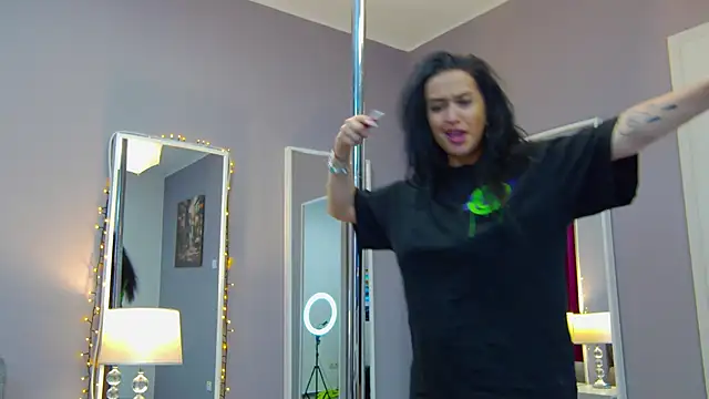 Eva Lovvia  online show from 02/26/25, 01:46