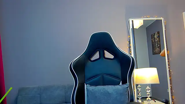 Eva Lovvia  online show from 03/07/25, 04:46