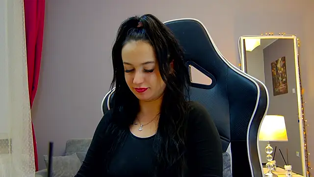 Eva Lovvia  online show from 03/18/25, 02:18