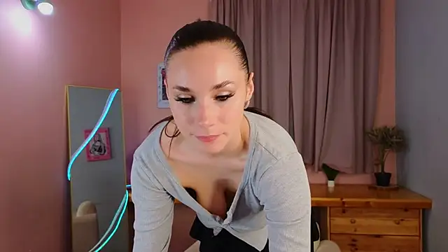 Snapshot of too_sexxxy chatting on 05/17/26, 03:12 too sexxxy online show from 05/17/26, 03:12