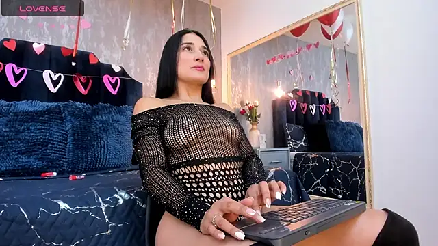 Snapshot of Isis_ariany_ chatting on 02/25/25, 12:38 Isis ariany online show from 02/25/25, 12:38