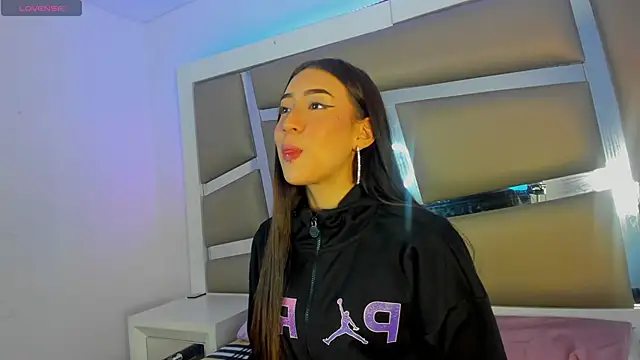 Snapshot of Princess_tokyo chatting on 01/27/25, 12:48 Princess tokyo online show from 01/27/25, 12:48