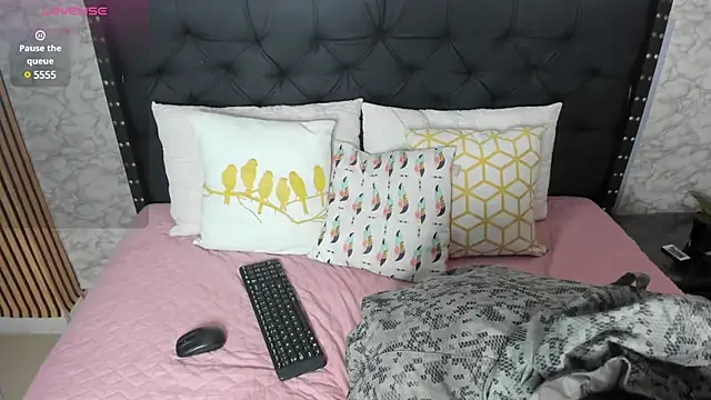 Snapshot of stefany_pablo1 chatting on 03/12/25, 01:30 stefany pablo1 online show from 03/12/25, 01:30