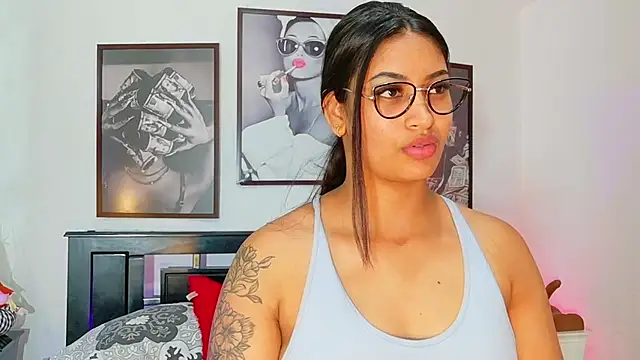 loretahorny online show from 02/18/26, 01:40