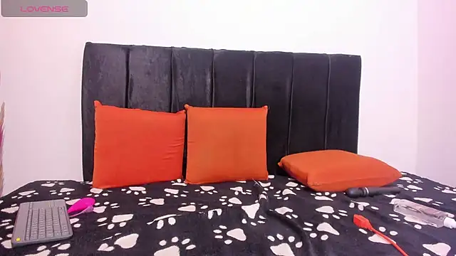 CoupleTwink12 online show from 10/01/25, 03:00