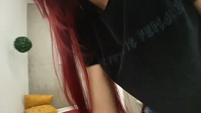 ambercooper05 online show from 02/05/25, 06:59