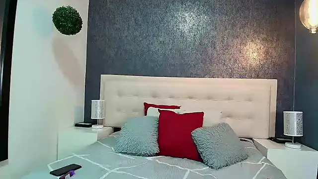 ambercooper05 online show from 02/07/25, 03:12