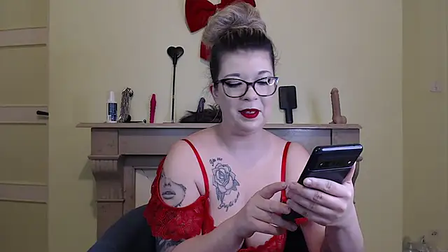 kamilalova online show from 05/12/26, 04:02