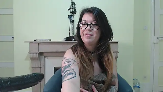 Snapshot of kamilalova chatting on 02/26/25, 02:16 kamilalova online show from 02/26/25, 02:16