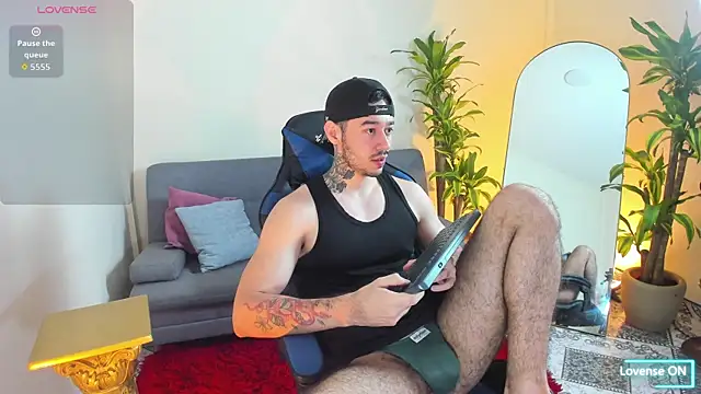 Snapshot of Salvatore_costa chatting on 10/15/25, 12:42 Salvatore costa online show from 10/15/25, 12:42