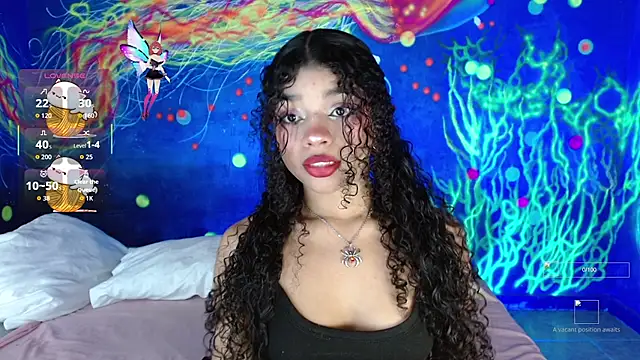 Snapshot of lucie_petite chatting on 11/13/25, 06:34 lucie petite online show from 11/13/25, 06:34