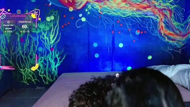 Snapshot of lucie_petite chatting on 10/08/25, 06:30 lucie petite online show from 10/08/25, 06:30