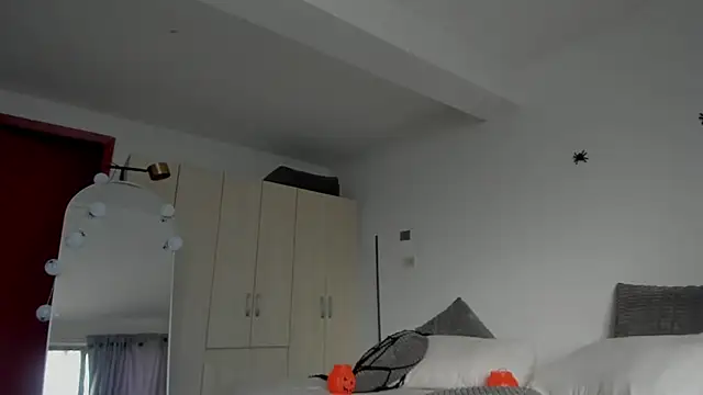 Andrewine89 online show from 10/23/25, 09:24