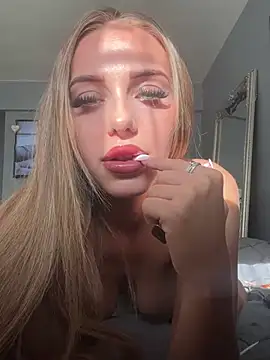 Snapshot of SexySofia_69 chatting on 07/19/26, 05:21 SexySofia 69 online show from 07/19/26, 05:21