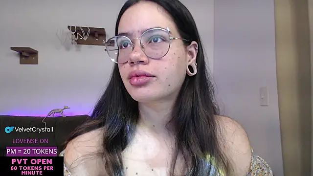 crystalll room online show from 10/05/25, 05:53