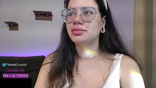 crystalll room online show from 11/13/25, 02:04