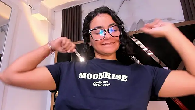 miilaklum online show from 02/15/26, 05:34