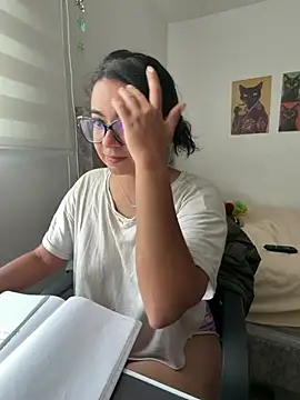 miilaklum online show from 04/05/26, 04:35