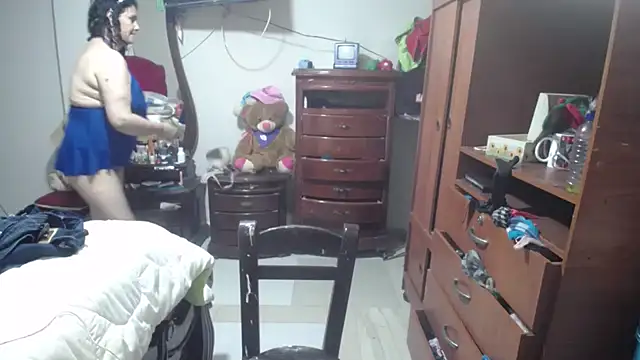 jazmin mature  online show from 12/21/25, 12:18