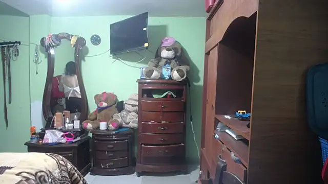 jazmin mature  online show from 10/25/25, 02:28