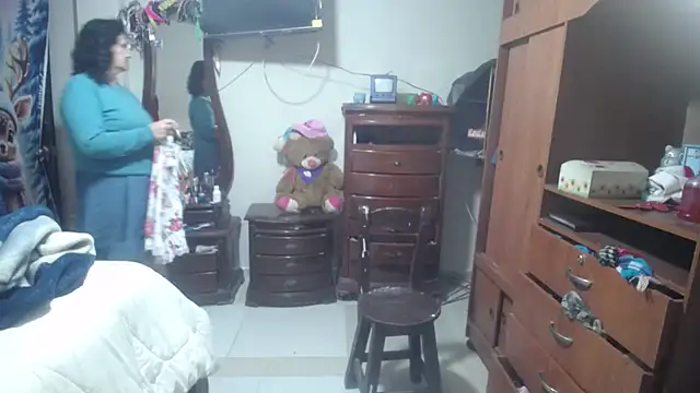 jazmin mature  online show from 12/20/25, 12:19