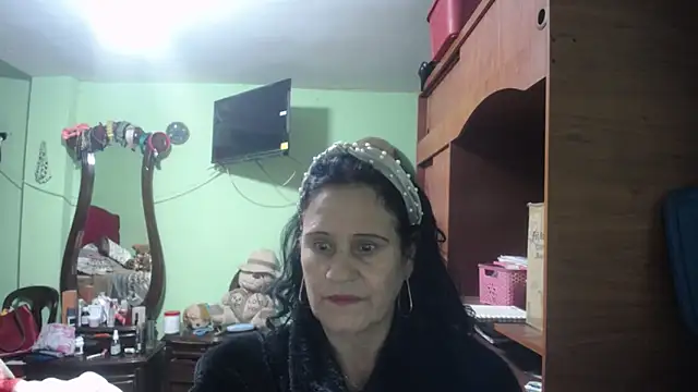 jazmin mature  online show from 10/08/25, 10:17