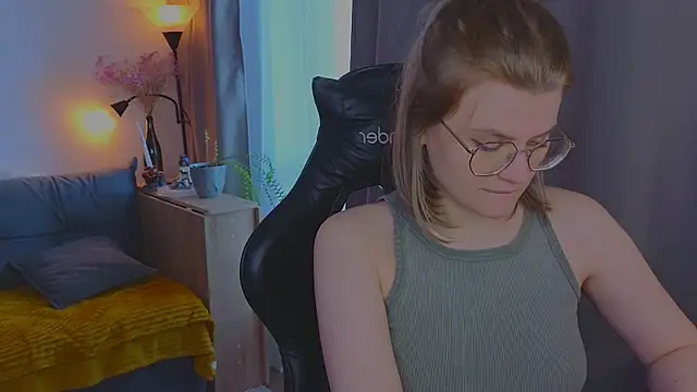  JessieVibes online show from 04/18/26, 01:35