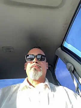 Snapshot of TheConfidentialClub chatting on 01/17/25, 09:28 TheConfidentialClub online show from 01/17/25, 09:28