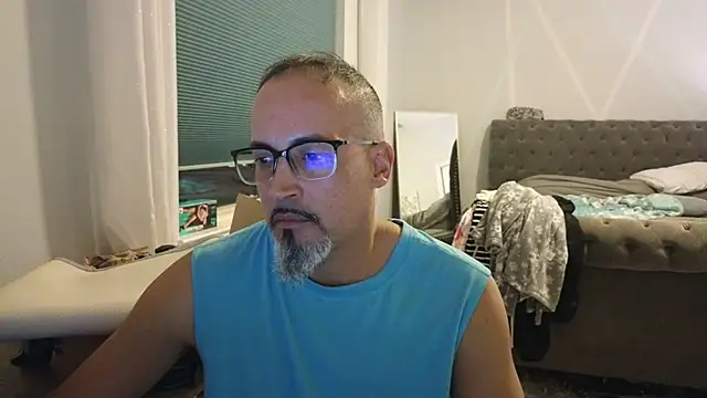 Snapshot of TheConfidentialClub chatting on 01/18/25, 01:19 TheConfidentialClub online show from 01/18/25, 01:19