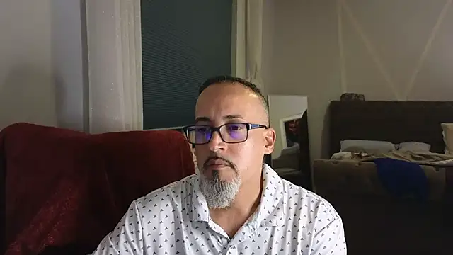 Snapshot of TheConfidentialClub chatting on 02/19/25, 11:46 TheConfidentialClub online show from 02/19/25, 11:46