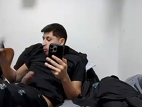 PerroDemonioHot online show from 02/15/26, 02:01