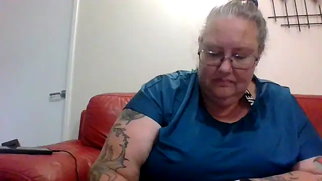 k1w1bbw online show from 02/11/25, 07:54