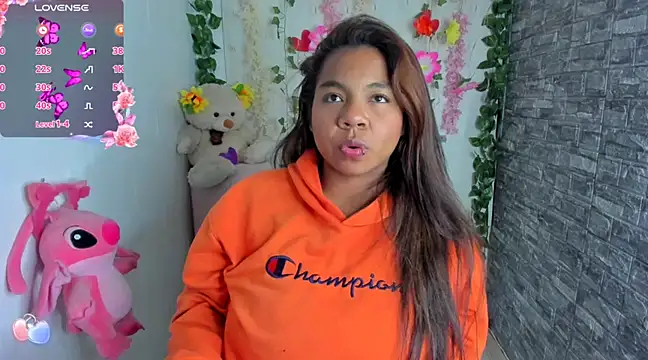 naty jhonsom  online show from 03/10/25, 07:44