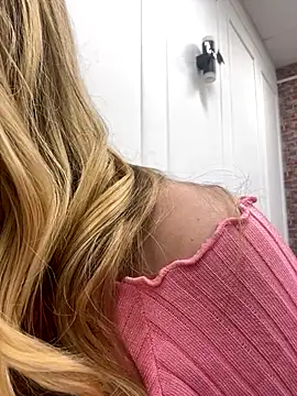 Snapshot of LanaSparks chatting on 11/01/25, 04:52 LanaSparks online show from 11/01/25, 04:52