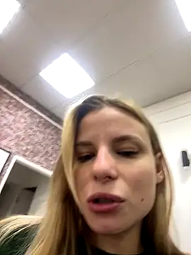 Snapshot of LanaSparks chatting on 09/23/25, 04:30 LanaSparks online show from 09/23/25, 04:30