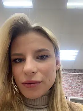 Snapshot of LanaSparks chatting on 09/28/25, 04:41 LanaSparks online show from 09/28/25, 04:41