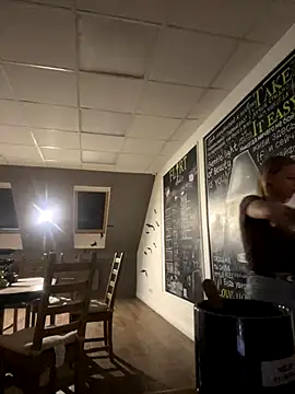 Snapshot of LanaSparks chatting on 10/26/25, 04:13 LanaSparks online show from 10/26/25, 04:13