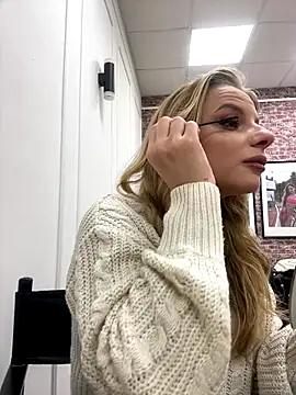 Snapshot of LanaSparks chatting on 10/07/25, 04:24 LanaSparks online show from 10/07/25, 04:24