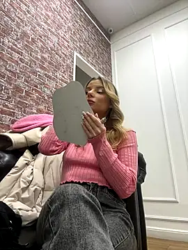 Snapshot of LanaSparks chatting on 10/30/25, 04:22 LanaSparks online show from 10/30/25, 04:22