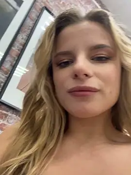 Snapshot of LanaSparks chatting on 10/06/25, 04:46 LanaSparks online show from 10/06/25, 04:46