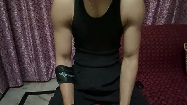 hot hunk boy online show from 03/01/26, 10:04