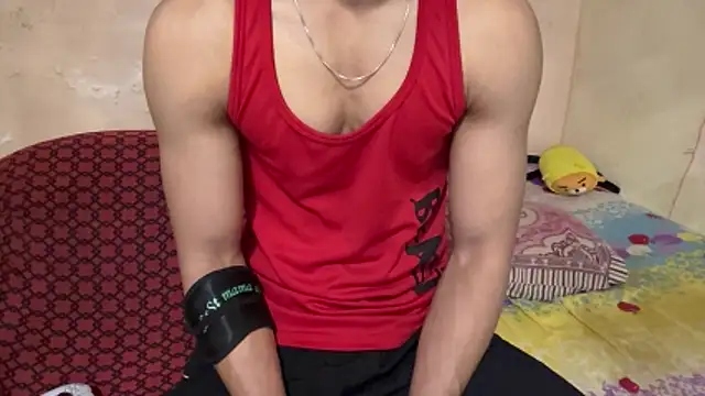 hot hunk boy online show from 04/07/26, 05:15