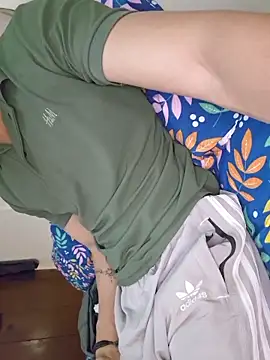 hot hunk boy online show from 11/10/25, 09:25