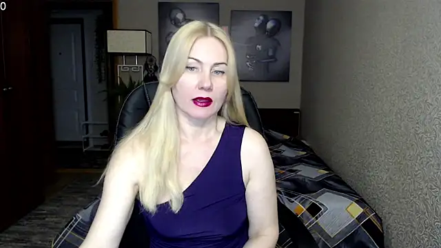 Snapshot of _Mire11a69 chatting on 02/19/25, 02:01 Mire11a69 online show from 02/19/25, 02:01