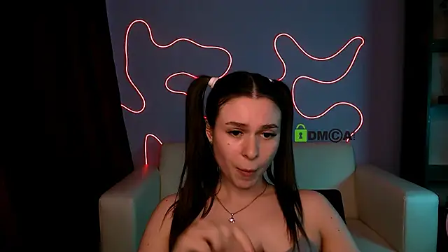 flora ri online show from 04/22/26, 04:36