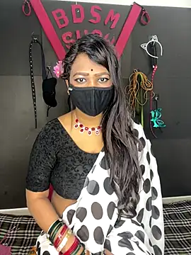 Snapshot of YourSuperTanya chatting on 11/08/25, 05:44 YourSuperTanya online show from 11/08/25, 05:44