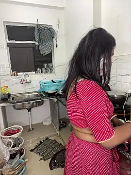 Snapshot of YourSuperTanya chatting on 02/10/26, 06:29 YourSuperTanya online show from 02/10/26, 06:29