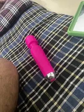 Snapshot of YourSuperTanya chatting on 12/17/25, 08:03 YourSuperTanya online show from 12/17/25, 08:03